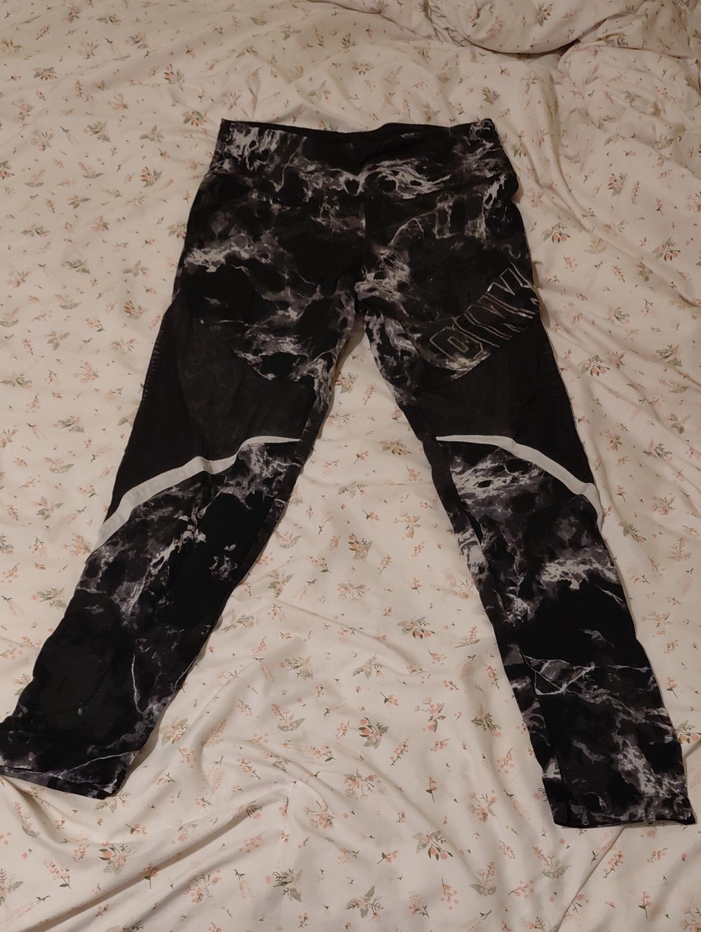 PINK Victoria's Secret Black & White Marbled Leggings